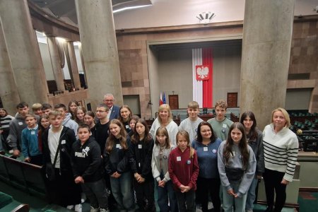 Uczniowie Szkoły Podstawowej w Wyszatycach im. Macieja Rataja oraz Szkoły Podstawowej im Piotra Michałowskiego w Bolestraszycach  z wizytą w Sejmie RP